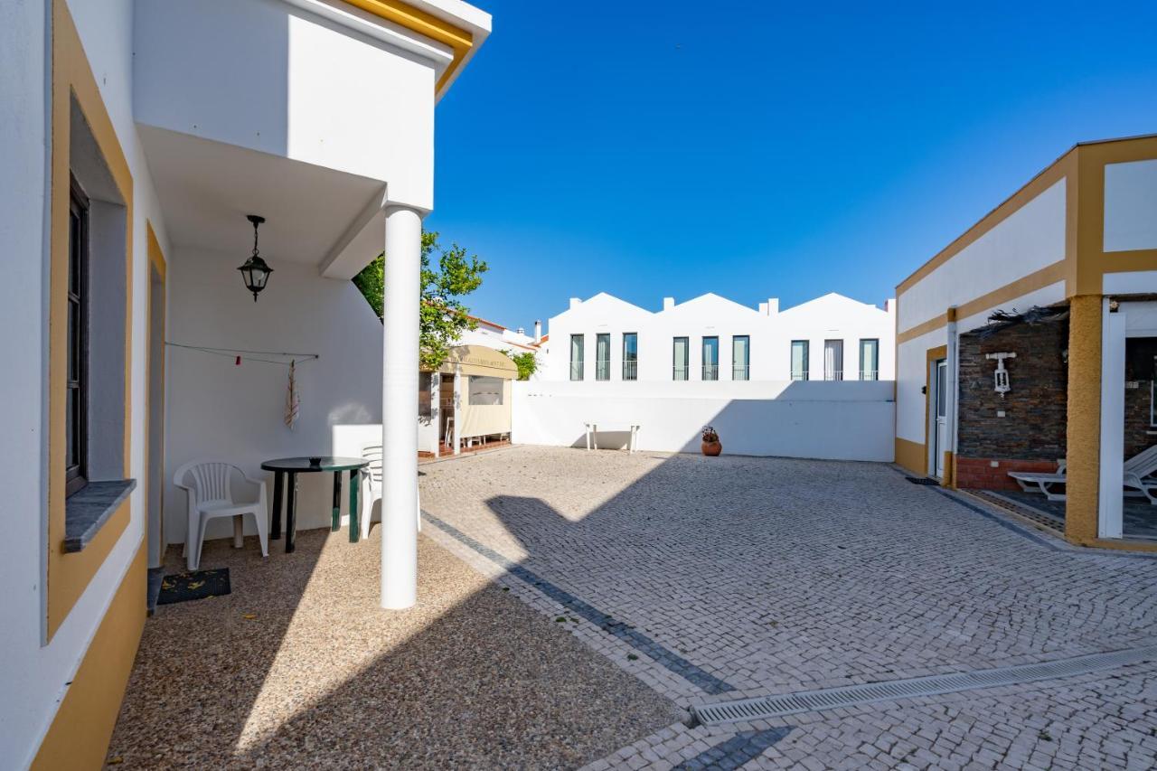 Apartamentos Patio Victoria By Umbral Vila Nova de Milfontes Exterior photo